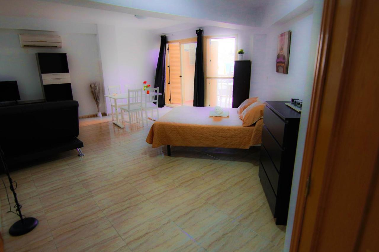 Puerta Del Sol Trm Only Adults Aparts Torremolinos Zewnętrze zdjęcie